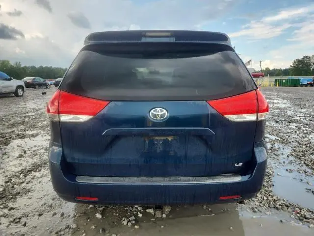 2011 TOYOTA SIENNA LE  