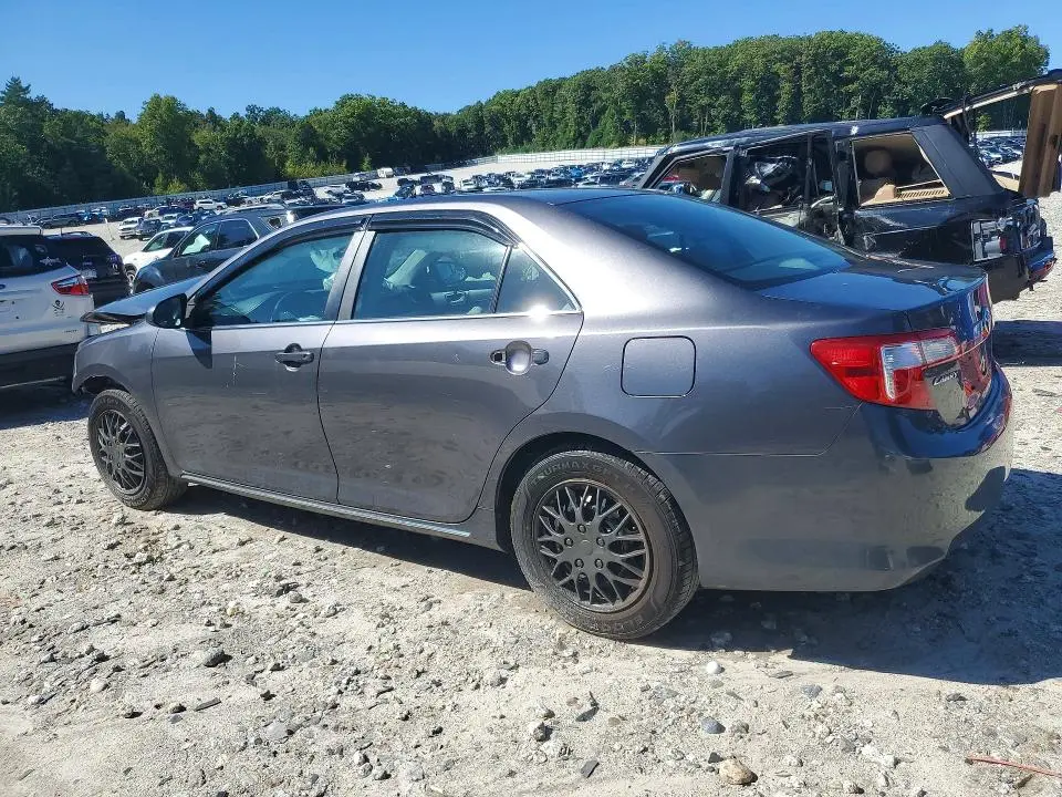 2013 TOYOTA CAMRY LE  