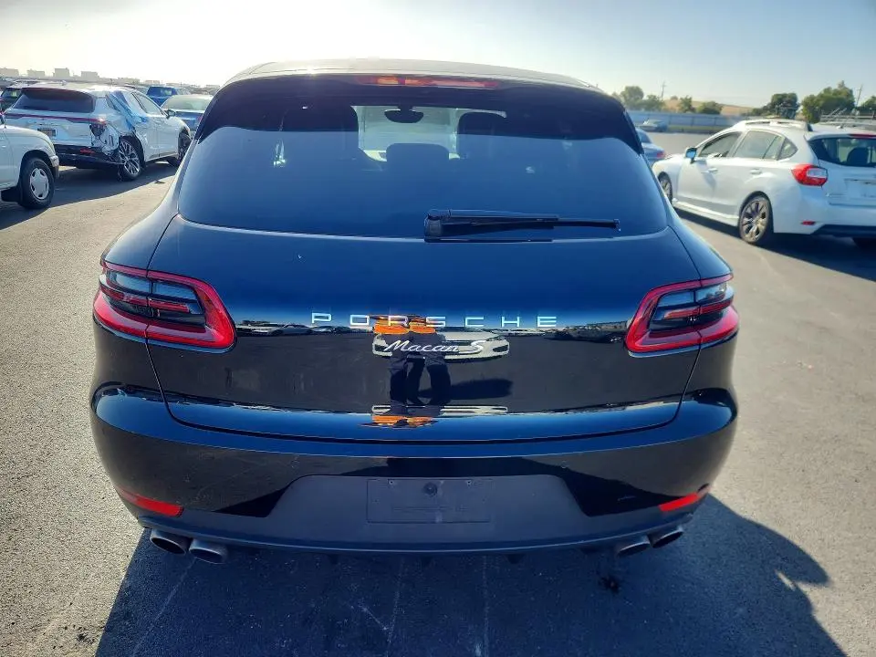 2016 PORSCHE MACAN S  