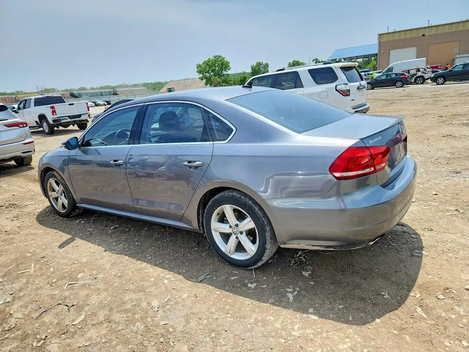 2012 VOLKSWAGEN PASSAT SE  
