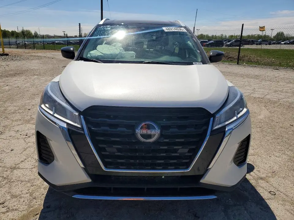 2023 NISSAN KICKS SV  