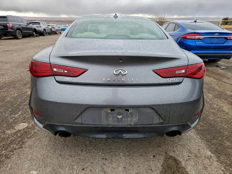 2018 INFINITI Q60 LUXE 300  