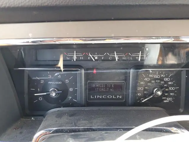 2011 LINCOLN NAVIGATOR   