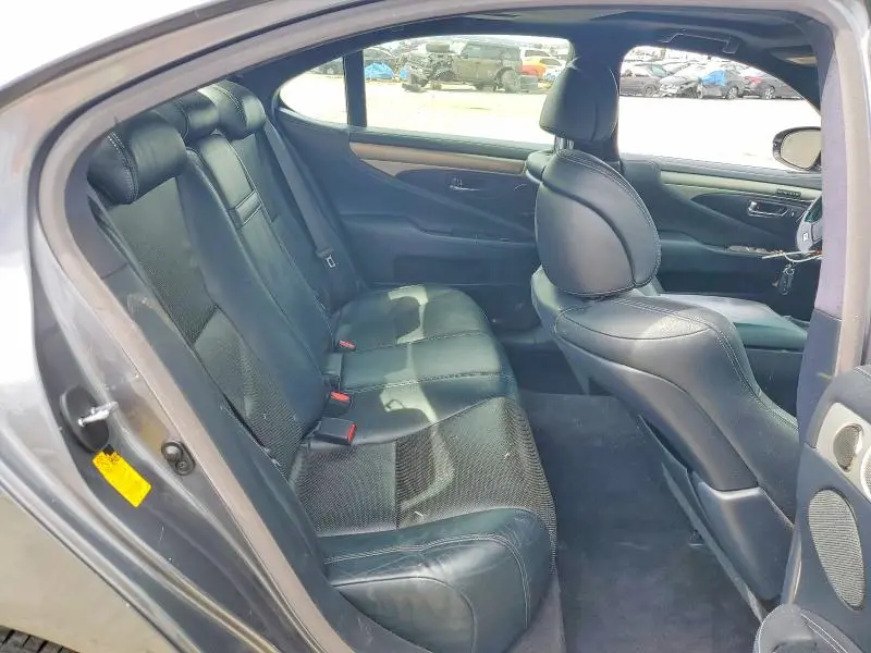 2013 LEXUS LS 460  