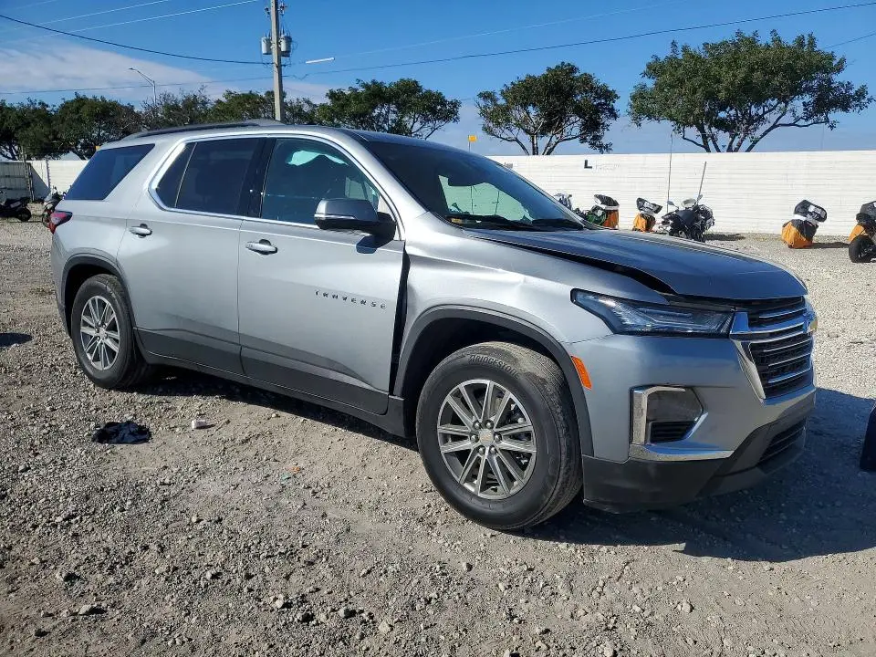 2023 CHEVROLET TRAVERSE LT  