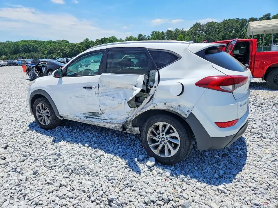 2016 HYUNDAI TUCSON SE  