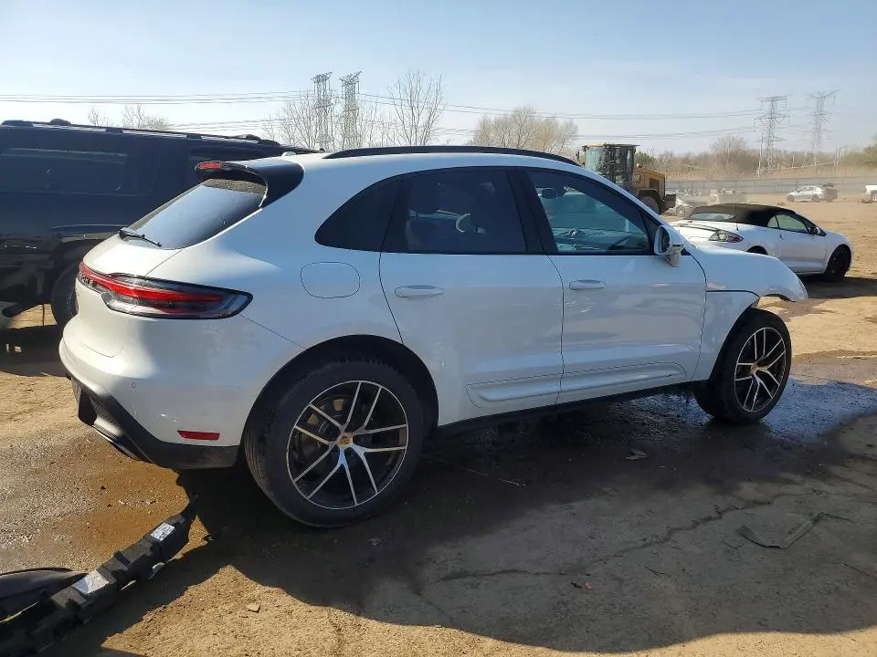 2023 PORSCHE MACAN BASE  