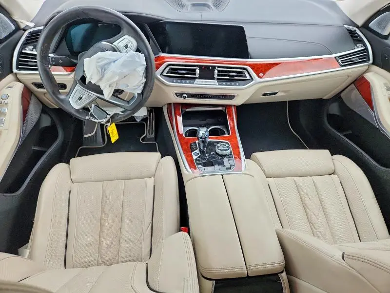 2022 BMW X7 ALPINA XB7  