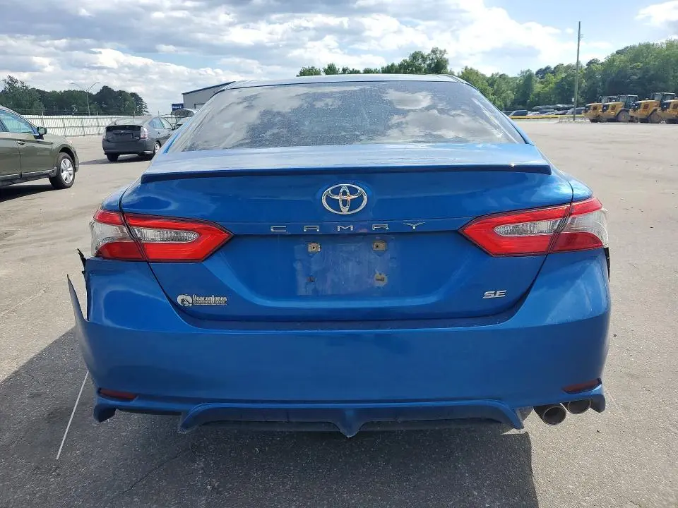 2018 TOYOTA CAMRY SE  
