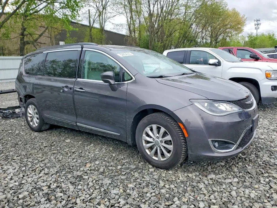 2017 CHRYSLER PACIFICA TOURING L  