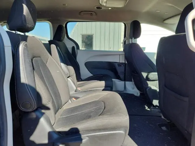 2020 CHRYSLER VOYAGER LX  