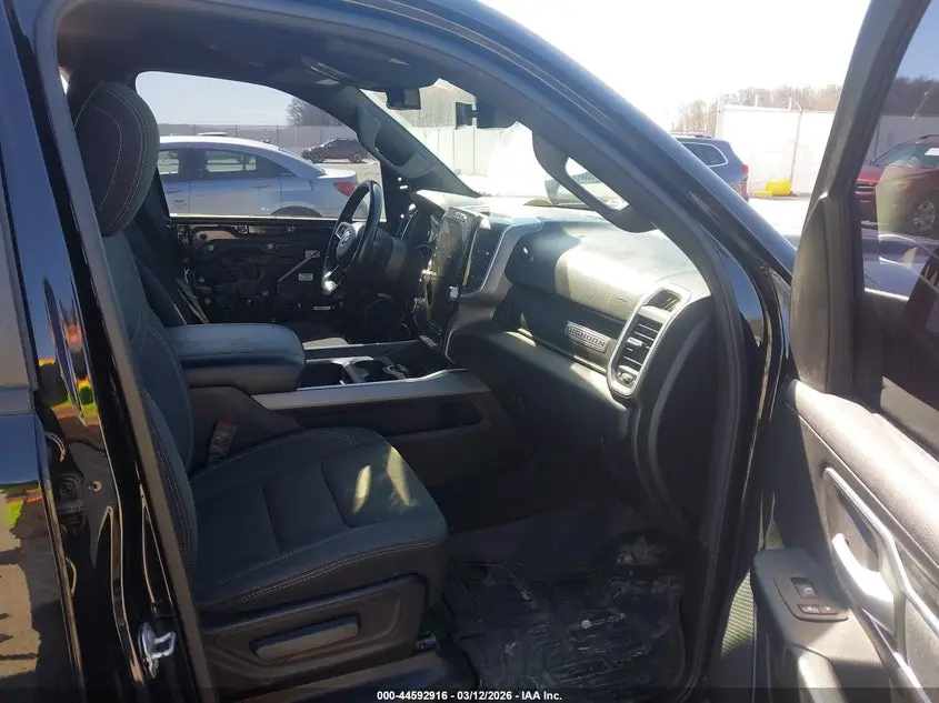 2021 RAM 1500 BIG HORN  4X4 6'4 BOX