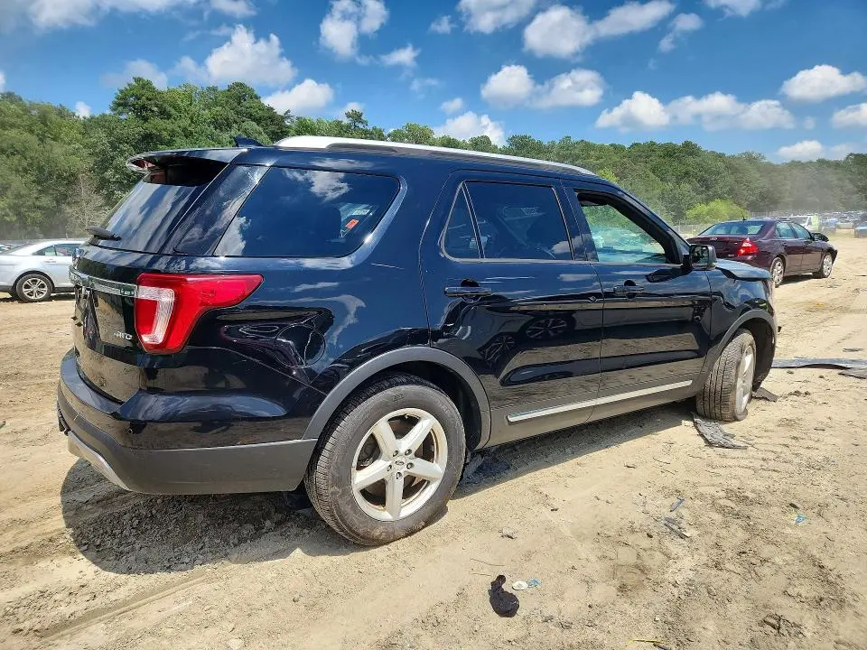 2017 FORD EXPLORER XLT  