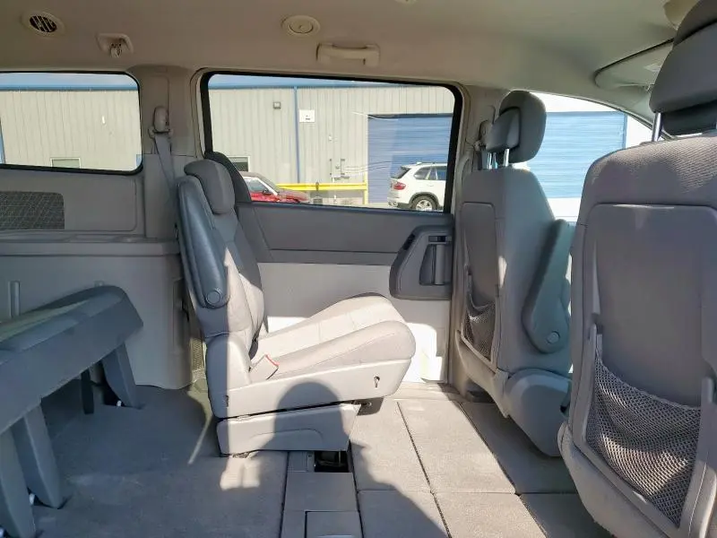 2010 CHRYSLER TOWN & COUNTRY LX  