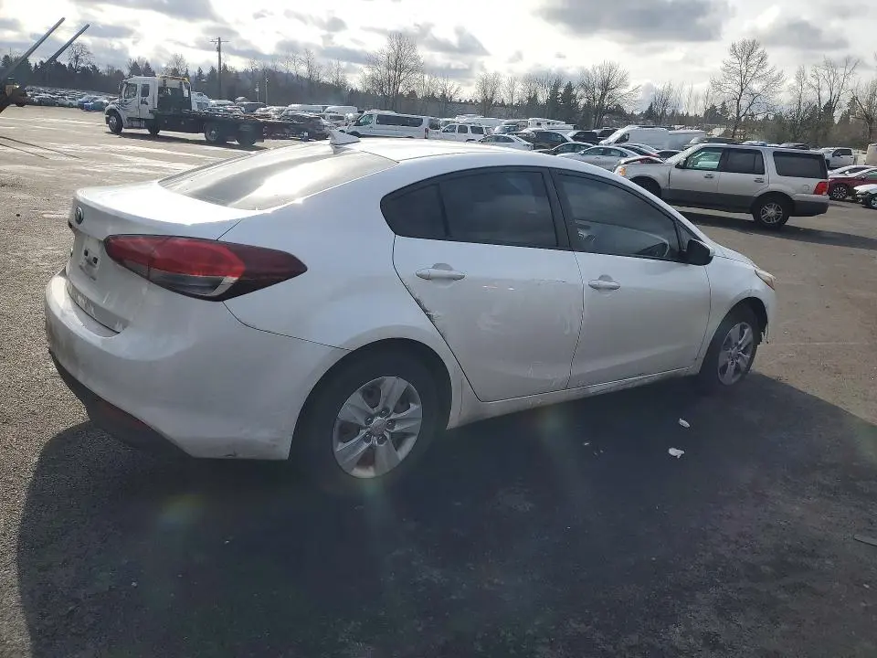 2018 KIA FORTE LX  