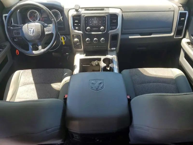 2015 RAM 1500 SLT  