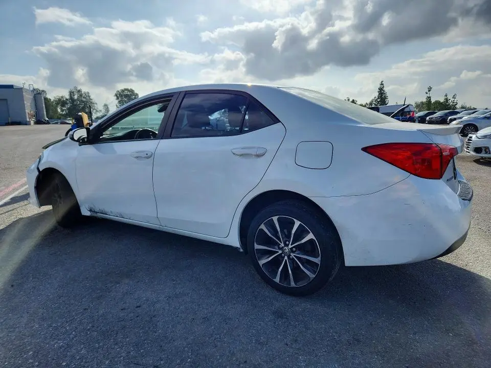 2017 TOYOTA COROLLA SE  