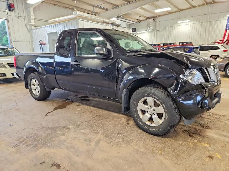 2013 NISSAN FRONTIER   