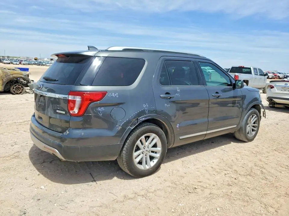 2017 FORD EXPLORER XLT  