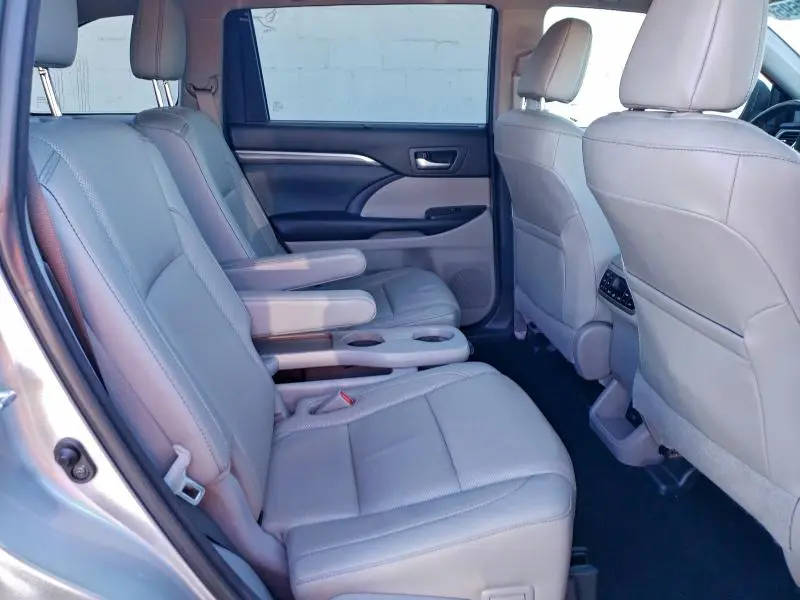 2017 TOYOTA HIGHLANDER LIMITED  