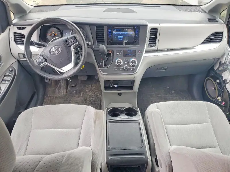 2015 TOYOTA SIENNA LE 8-PASSENGER  
