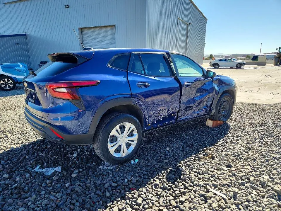 2024 CHEVROLET TRAX LS  