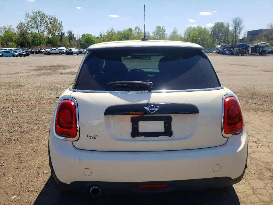 2019 MINI COOPER   