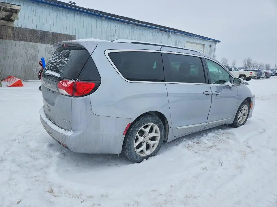 2019 CHRYSLER PACIFICA LIMITED  