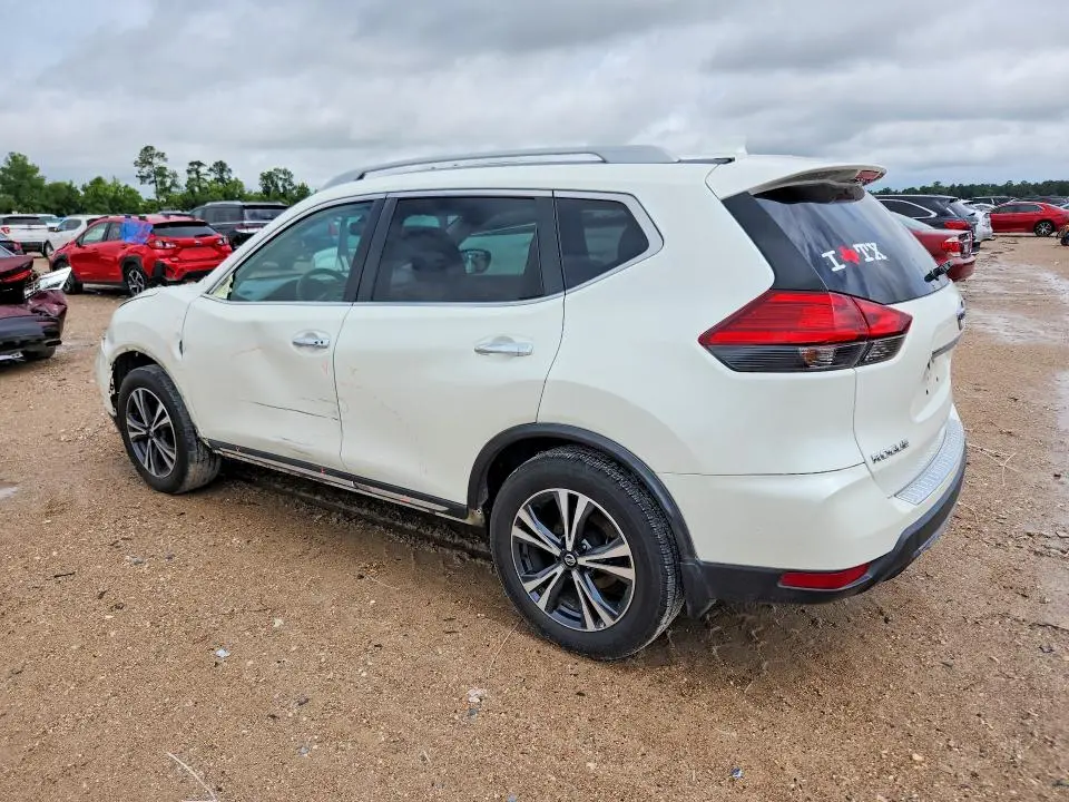 2017 NISSAN ROGUE SL  