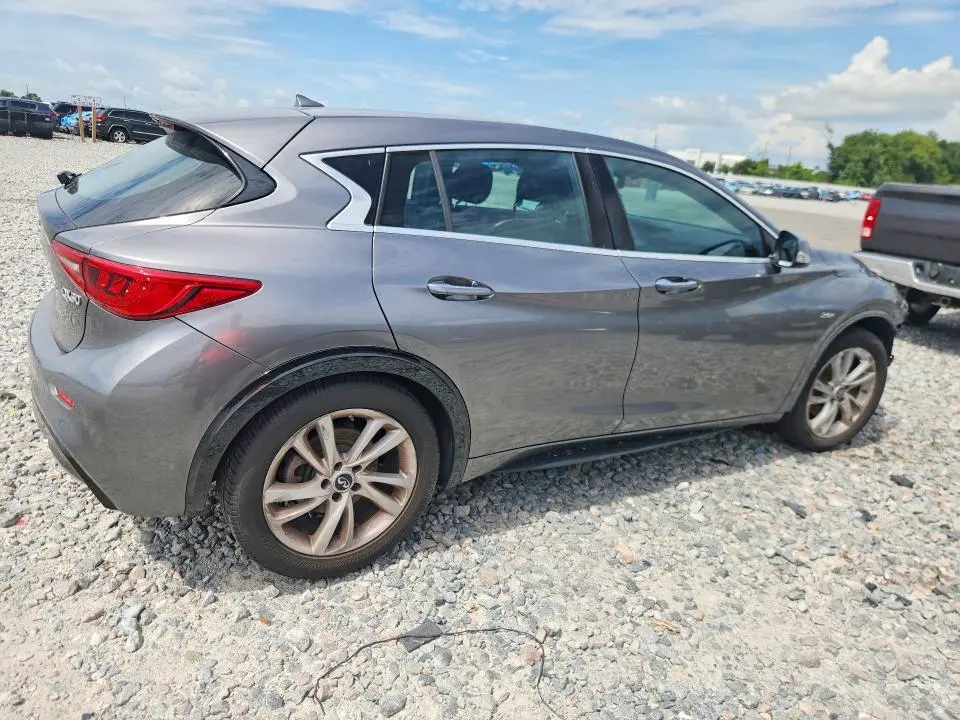 2018 INFINITI QX30 LUXURY  