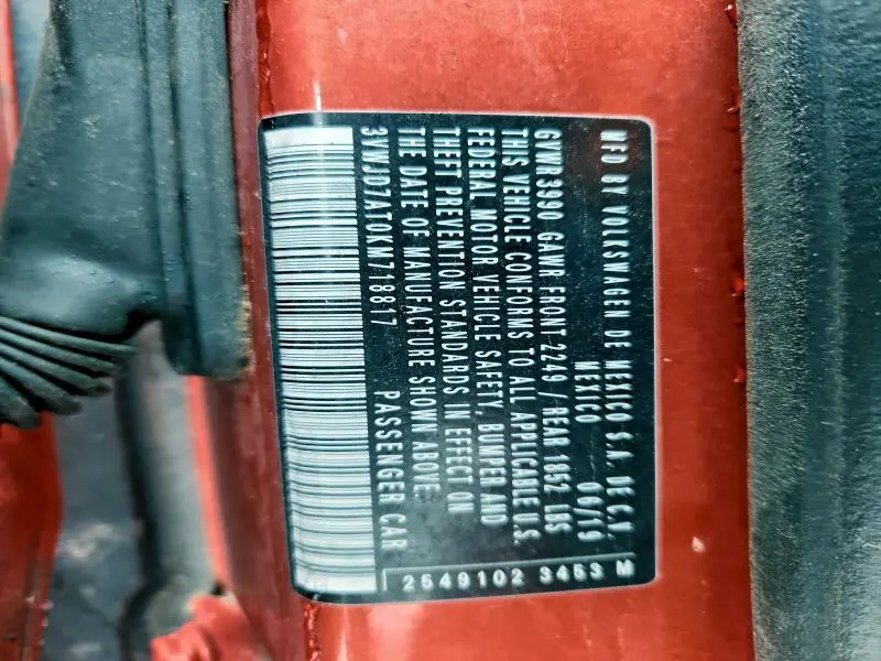 2019 VOLKSWAGEN BEETLE SE  