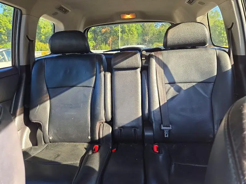 2011 TOYOTA HIGHLANDER SE  