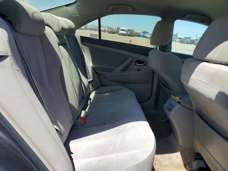 2010 TOYOTA CAMRY LE  