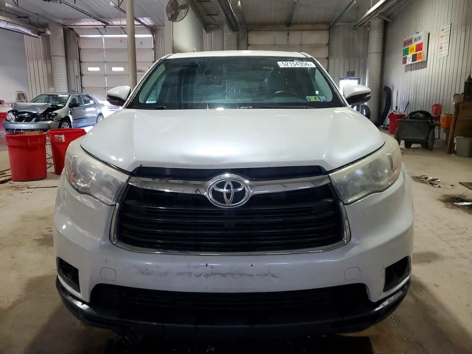 2016 TOYOTA HIGHLANDER LE  