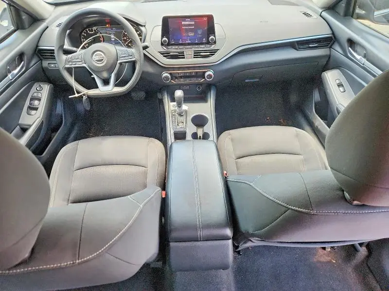 2022 NISSAN ALTIMA SV  