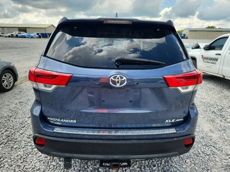 2018 TOYOTA HIGHLANDER XLE  