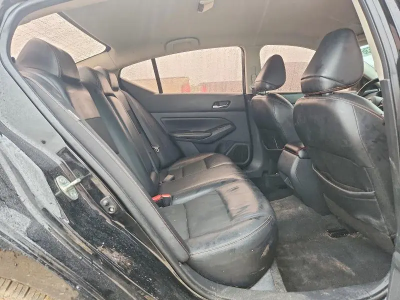 2019 NISSAN ALTIMA SR  