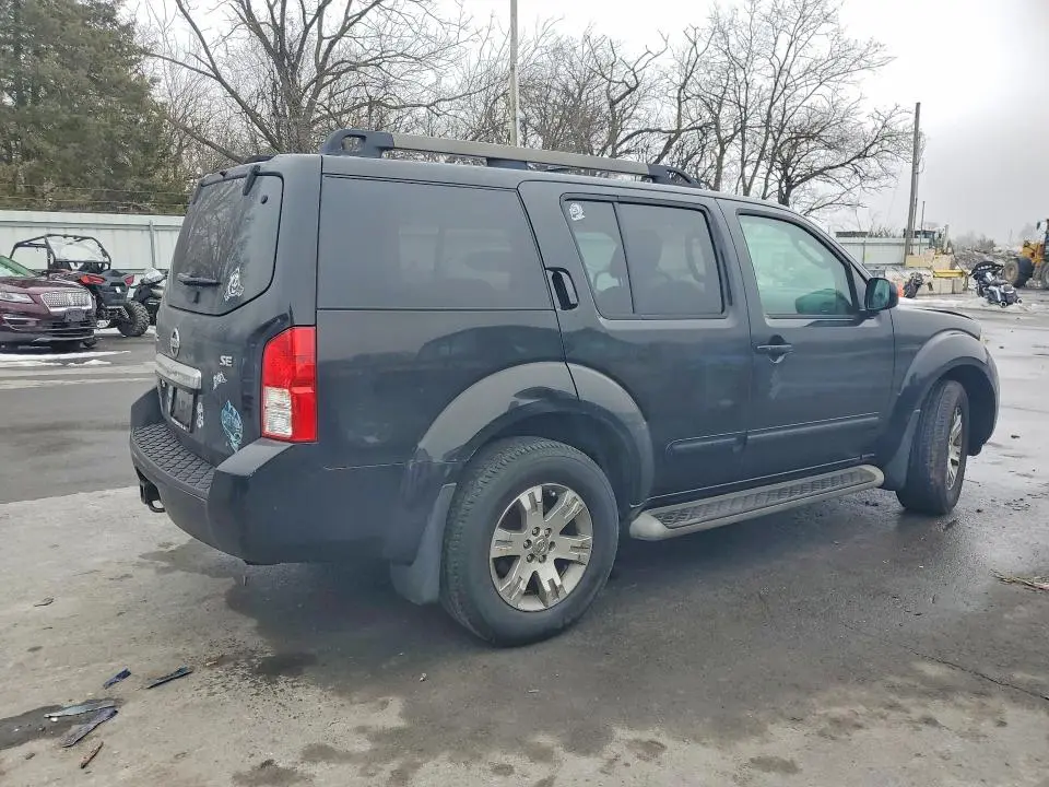 2010 NISSAN PATHFINDER S  