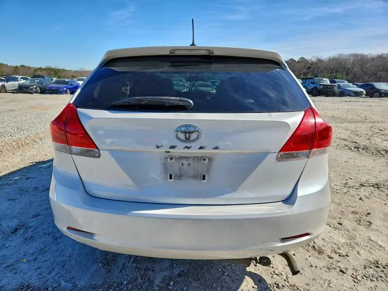 2010 TOYOTA VENZA   