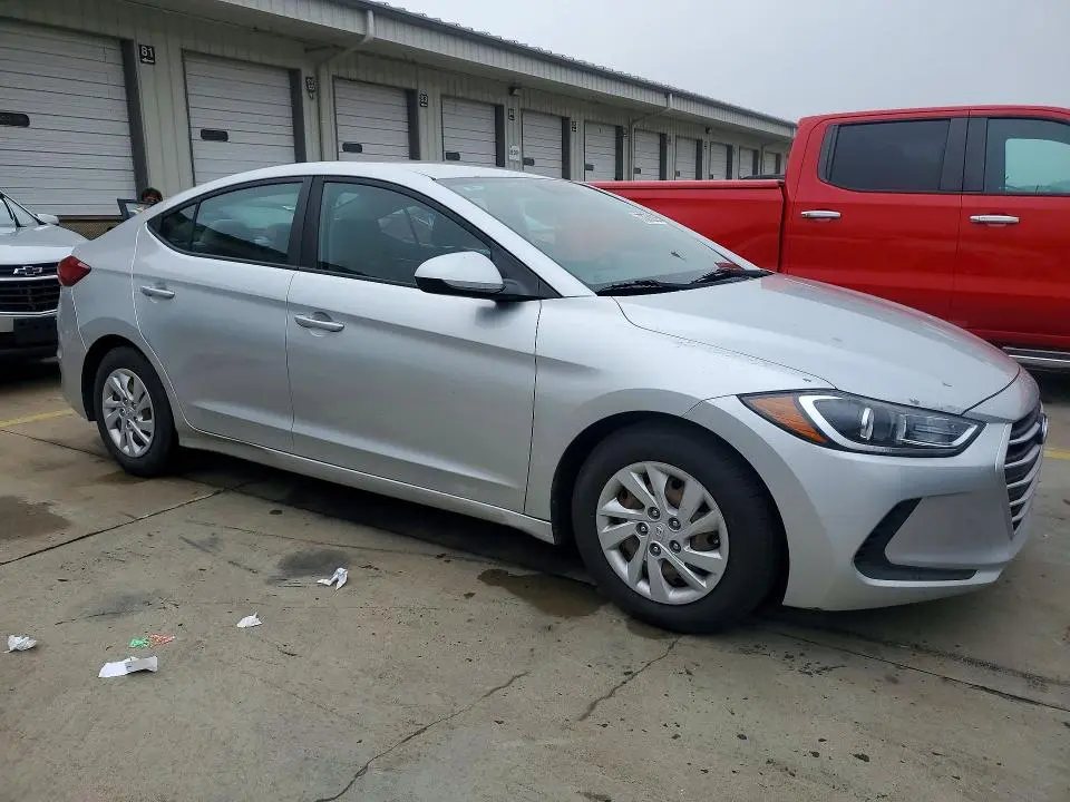 2018 HYUNDAI ELANTRA SE  