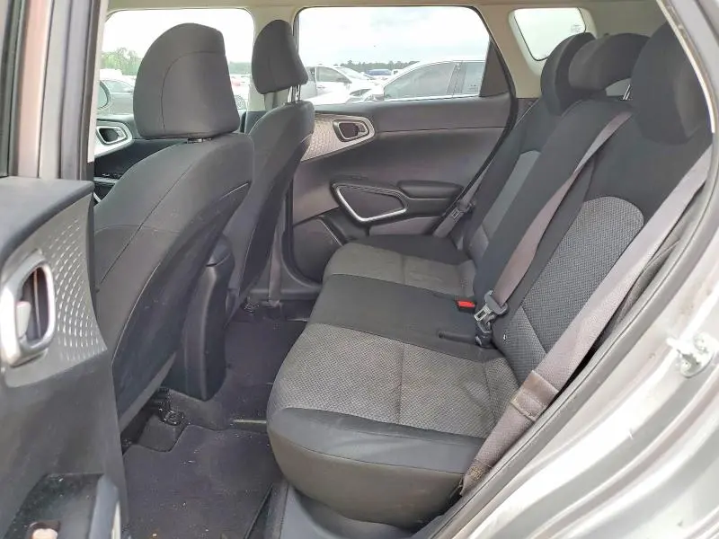 2023 KIA SOUL LX  