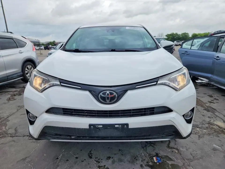 2018 TOYOTA RAV4 XLE  