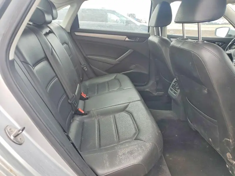 2014 VOLKSWAGEN PASSAT SE  