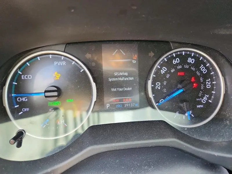 2021 TOYOTA RAV4 XLE  