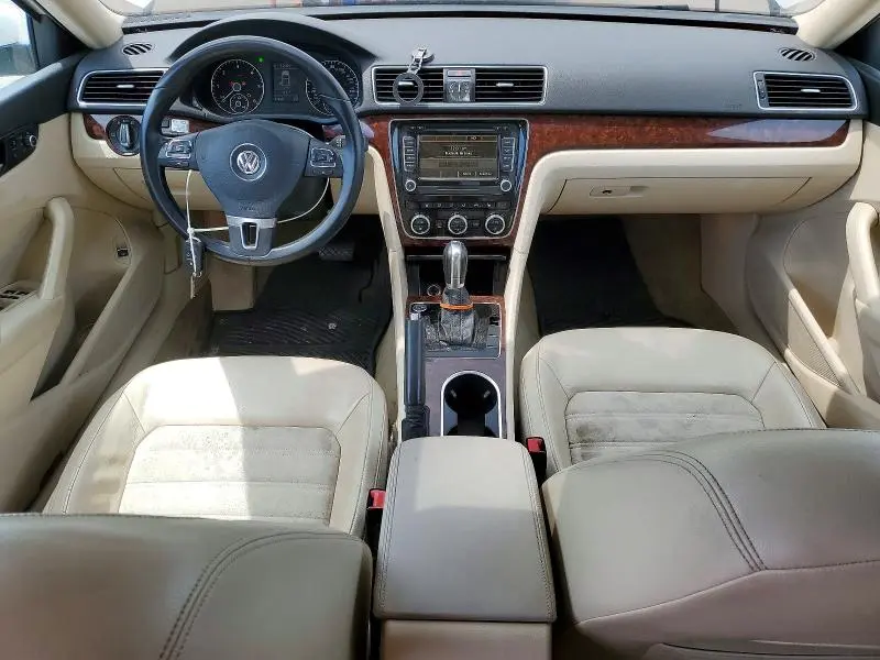 2013 VOLKSWAGEN PASSAT SEL  