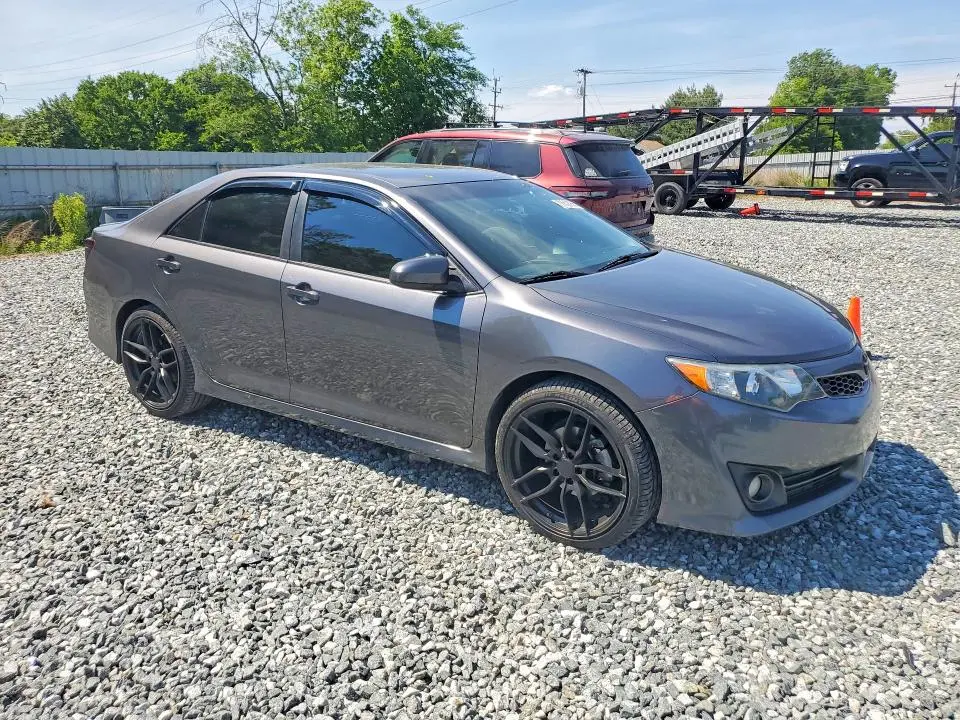2013 TOYOTA CAMRY SE  