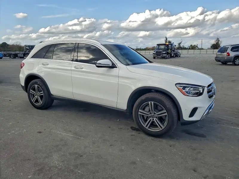 2021 MERCEDES-BENZ GLC 300  