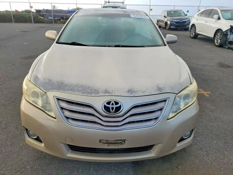 2010 TOYOTA CAMRY SE  