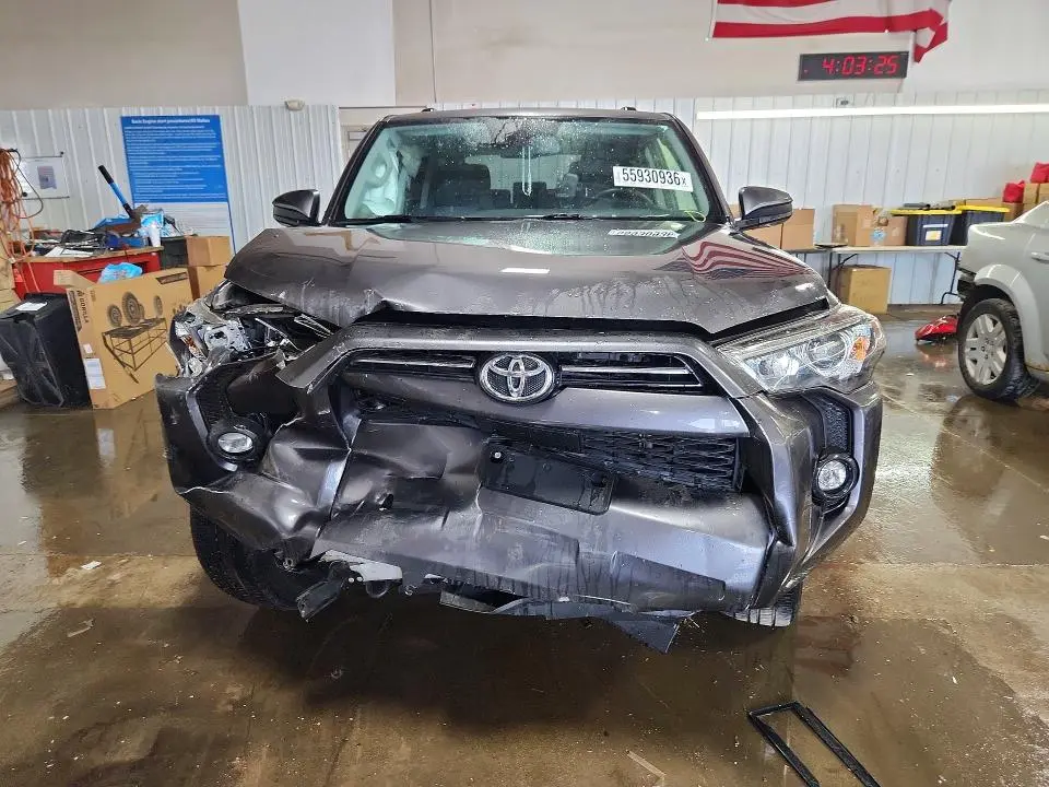 2021 TOYOTA 4RUNNER SR5  