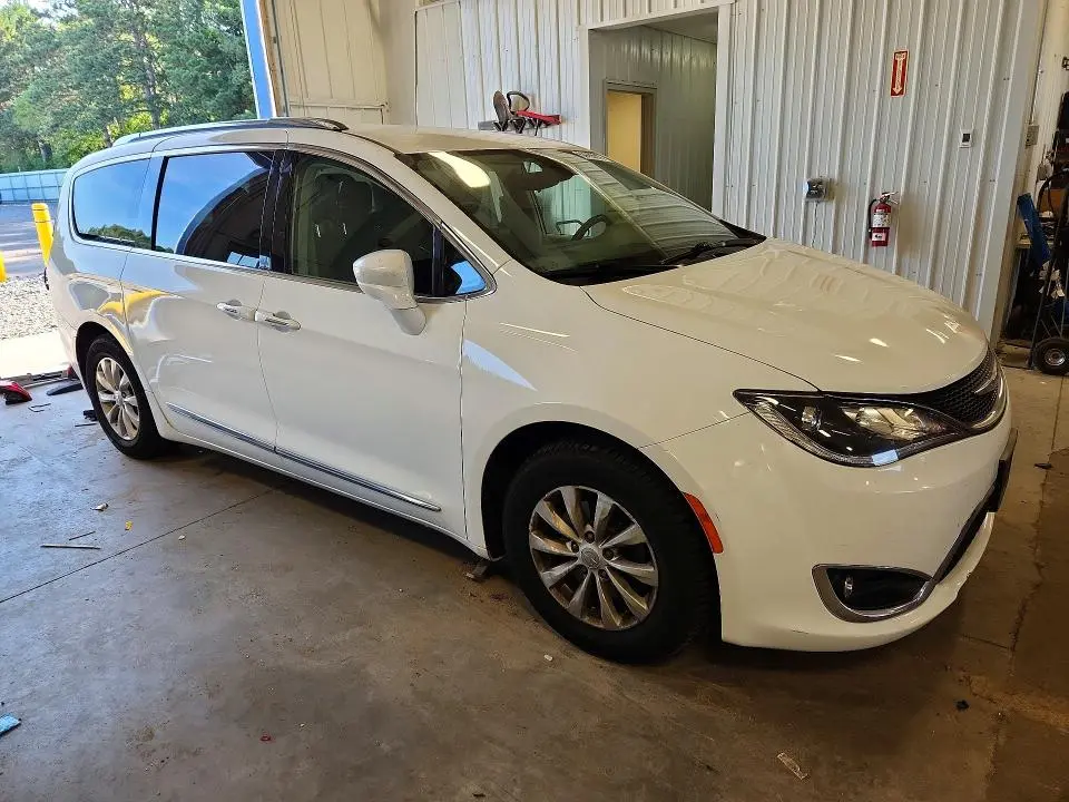 2018 CHRYSLER PACIFICA TOURING L  
